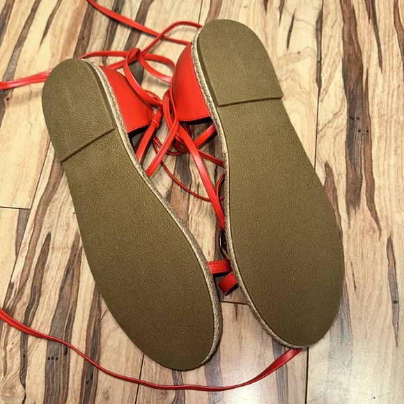 Azima Flat Sandal - Picture 9 of 9